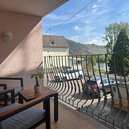Weingut / Gaestehaus Gerlach Ürzig Εξωτερικό φωτογραφία